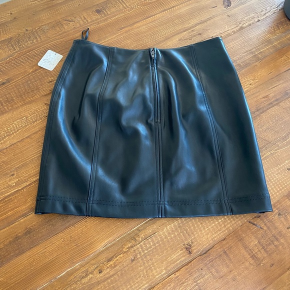Free People Modern Femme Vegan Leather Skirt In Black Size Large - Picture 5 of 10